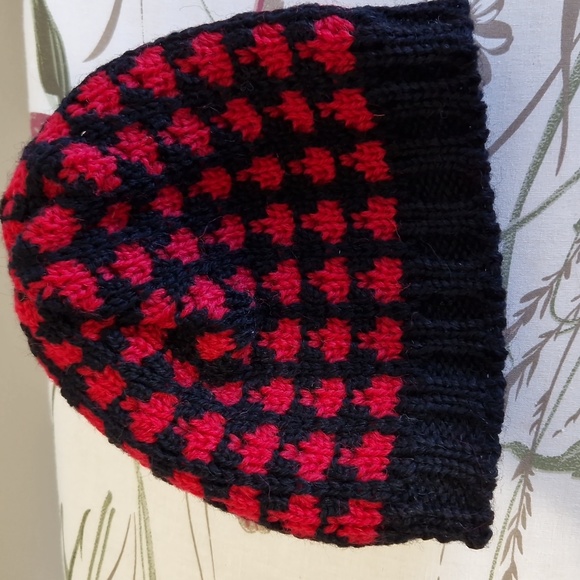 NWOT 100% wool black and red hat - Picture 1 of 4